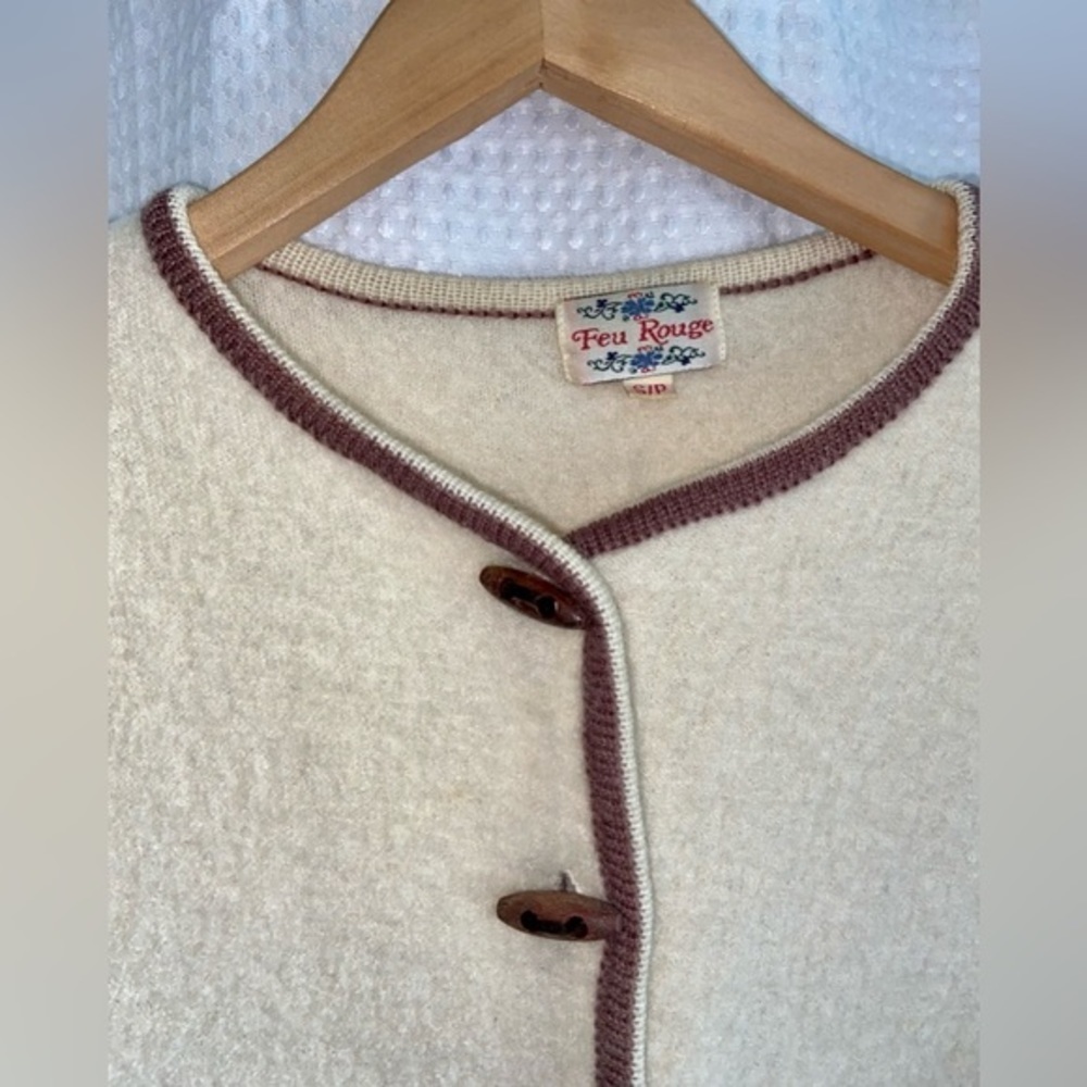 Vintage cream‎ boil wool Cardigan wood buttons embroidery size small - Picture 3 of 16
